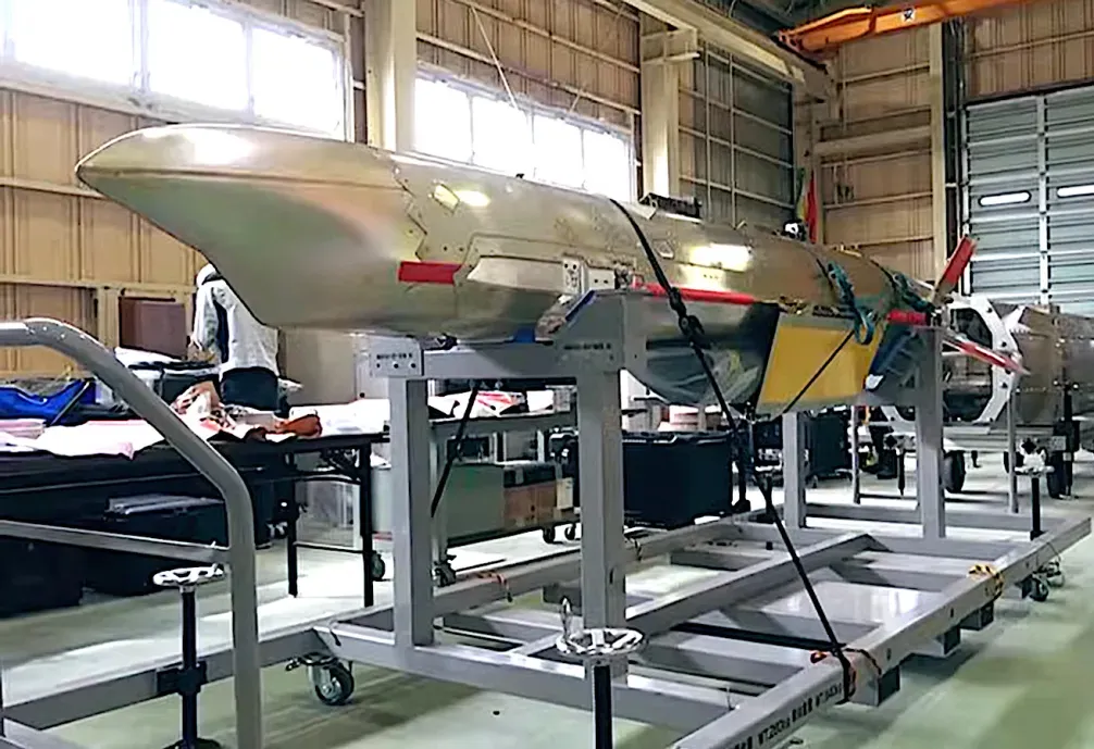 thumbnail - 일본 방위장비청(ATLA)이 공개한 영상 속 신형 SSM 시제기. 조립·시험 단계에서의 기체 형상과 내부 배치가 일부 확인된다. ATLA 제공