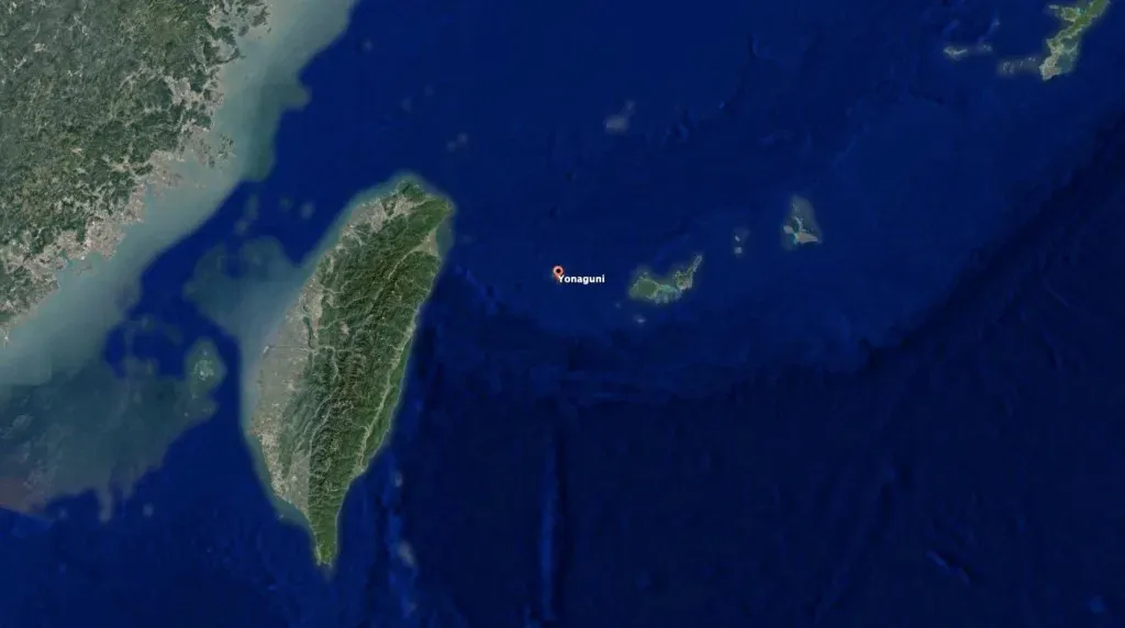 thumbnail - 대만 서쪽 해안과 인접한 일본 요나구니섬의 위치를 보여주는 지도. 화면 오른쪽 상단에는 미군이 주둔한 전략 요충지 오키나와가 함께 표시돼 있다. 구글 어스