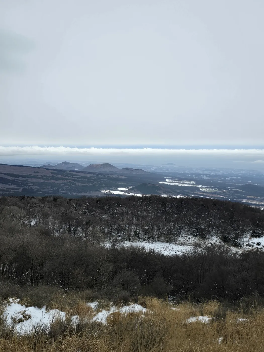 thumbnail - 어승생악에서 바라본 한라산