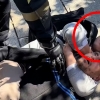 thumbnail - (영상) “브라보!”…中관광객, 길에서 현지인 목 조르고도 박수받은 이유 [포착]