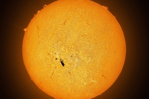 thumbnail - “태양 앞을 스친 인간”…AI까지 속인 1초의 실재 [우주를 보다]