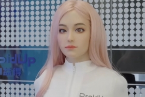 thumbnail - [영상] 사람인 줄 알았다…36℃ 체온 로봇에 외신 “섬뜩” [핫이슈]