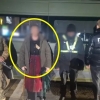 thumbnail - “군대 안 갈래”…할머니 변장하고 국경 넘으려던 30세 우크라 청년