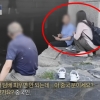 thumbnail - 중국인, ‘청계천에서 흡연’ 걸리자 반응이…서울시, 단속 못하나 안하나