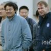 中언론에 허정무는 없고 베어벡은 있다