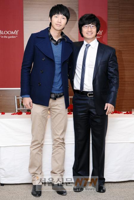 [NOW포토] 지현우ㆍ이훈 “장학금 전달 하러 왔어요”