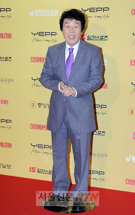 [NOW포토] 송대관 “시상하러 왔어요!”