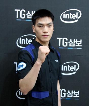 게이머 박정석 공군 입대 후 개인리그 첫 승