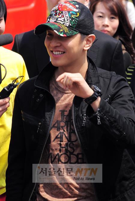 [NOW포토] 김정훈, 밝은 표정으로 입소