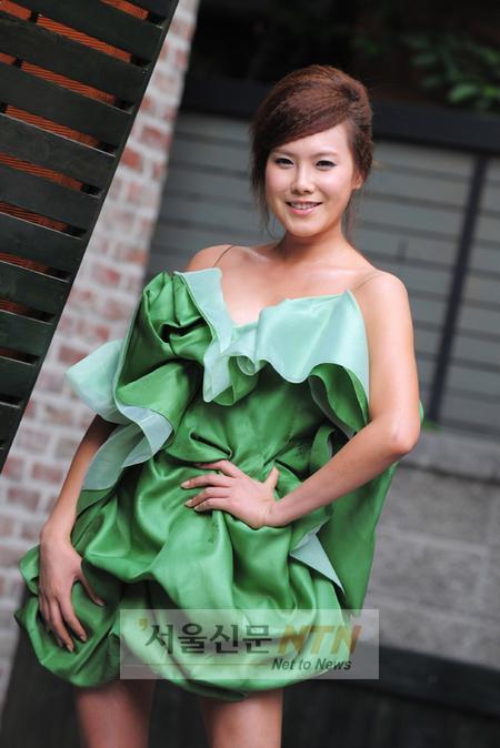 [NOW포토] 김현정, 개성 넘치는 드레스 시선끄네~