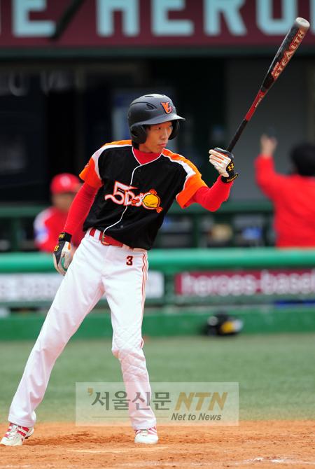 [NOW포토] 이광채, 특이한 타격 자세