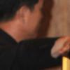 [NOW포토] 깔끔한 수트 차려입은 배용준, 소매 매만지며~