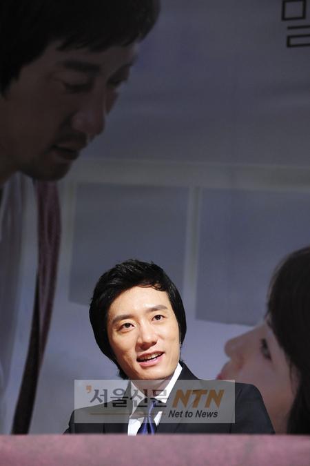 [NOW포토] 김명민 ‘부드러운 미소’ 작렬