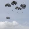 아프칸 산악지역 ‘낙하산 보급 투하’ 눈길