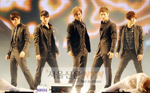 동방신기, 中 콘서트서 건재 과시