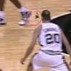 NBA스타 지노빌리, 맨손으로 박쥐 잡아