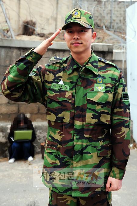 [NOW포토] 공유 “전역 신고합니다”