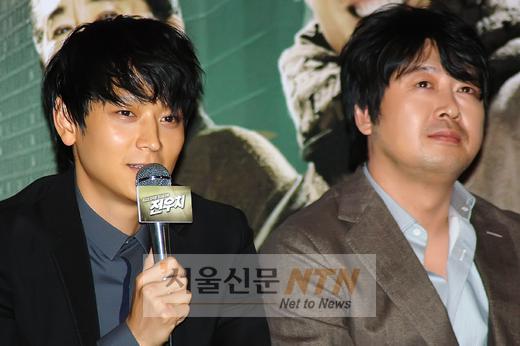 [NOW포토] 강동원, 김윤석과 극중 대결 펼쳐