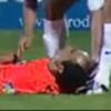 축구 심판, 경기중 공에 맞아 ‘기절’