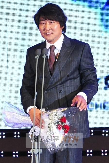 송강호, 영화기자들이 뽑은 ‘2009 최고배우’