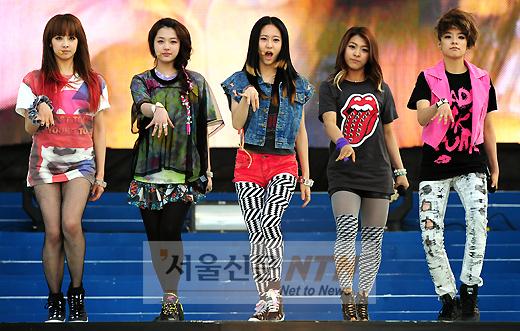 [NTN포토] f(x), ‘NU 예삐오’ 열창~