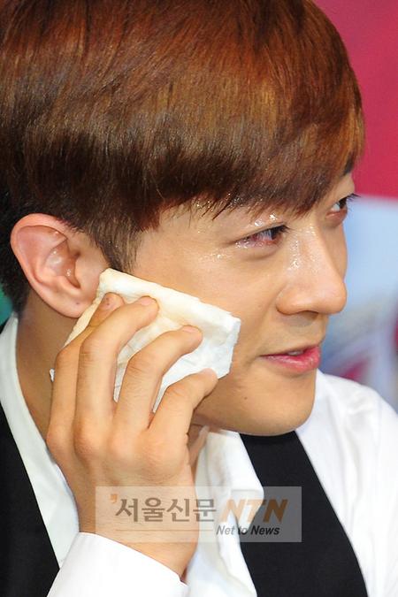 [NTN포토] ‘땀쟁이’ 알렉스, ‘비오듯 흘러내리는 땀’