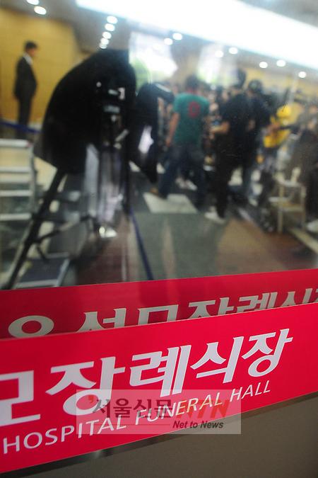 [NTN포토] 故 박용하 빈소에 가득 찬 취재진들
