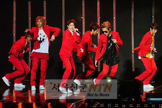 [NTN포토] 비스트, ‘파워 넘치는 무대’