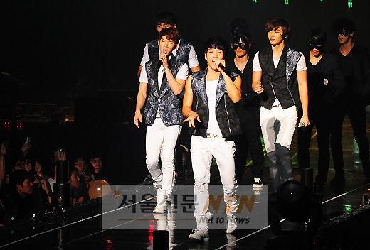[NTN포토] 2AM, ‘팬들에게 더 가까이’