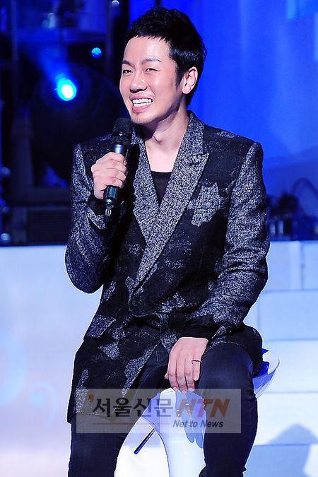 [NTN포토] 정엽 ‘부끄러운 미소’