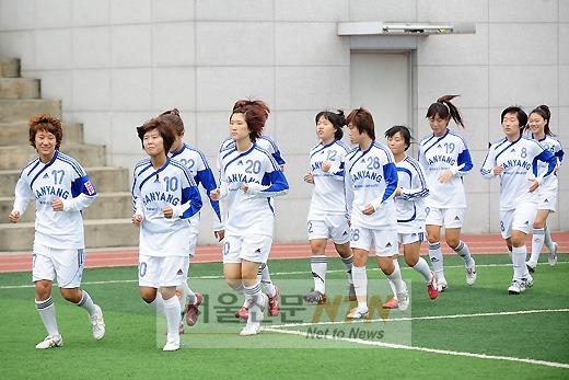 [NTN포토] 한양여대 축구팀 ‘’와우맨’ 축구팀, 긴장하세요!’
