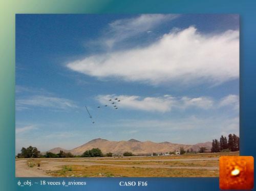 F16 전투기 편대 비행 중 나타난 UFO