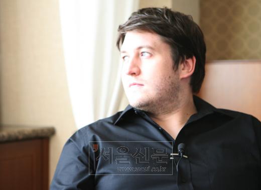 ‘레이드’ 가렛 에반스 감독