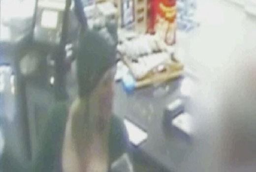 호주 가슴 큰 女도둑