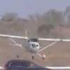 비행기와 자동차의 황당 접촉사고 순간포착