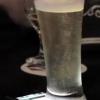 휴대전화 못쓰게 하는 맥주잔…“기발하네?”
