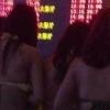 [중국통신] 비키니 입고 영화보러 온 젊은 여성들 왜?