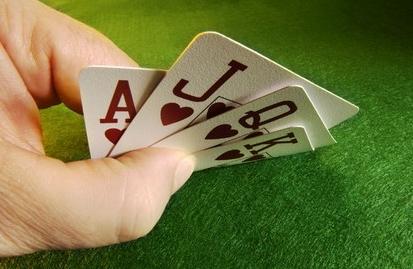 4세, 엄마 돈 350만원 훔쳐 유치원서 ‘도박’