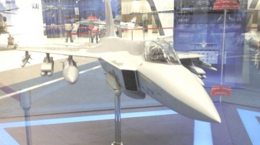 KAI가 제안한 단발형 KFX C-501 형상 모형