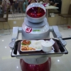 로봇이 요리하고 서빙하고…中 ‘로봇 레스토랑’ 등장
