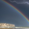 무지개와 번개가 동시에…희귀 장면 포착