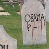 ‘피 흐르는 오바마 묘비’… 할로윈 장식물 논란