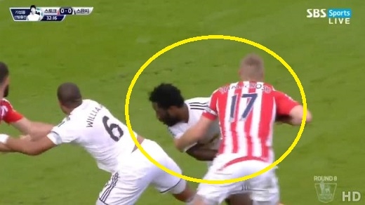 스완지 스토크 시티 전 장면. PK가 선언됐다