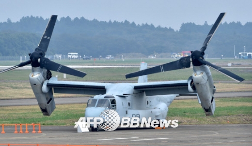 26일 일본 자위대 60주년 행사에 등장한 미국 해병대의 다목적 수직이착륙기 MV-22 오스프리. ⓒ AFPBBNews=News1 