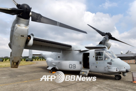 26일 일본 자위대 60주년 행사에 등장한 미국 해병대의 다목적 수직이착륙기 MV-22 오스프리. ⓒ AFPBBNews=News1 