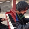 한 노숙자의 ‘아름다운 피아노 연주’ 세상을 울리다