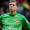 슈제츠니에 실망한 아스널, 새 GK 영입 추진