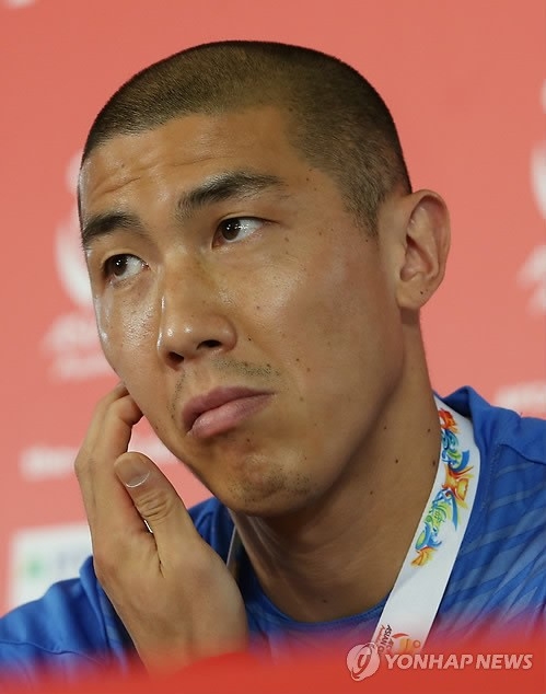 쿠웨이트전 공식 기자회견 차두리. 2015 AFC 호주 아시안컵 A조 조별리그 2차전 쿠웨이트와 경기를 앞둔 한국 축구대표팀의 차두리가 12일 오후 호주 캔버라 스타디움에서 열린 공식 기자회견에서 취재진의 질문을 듣고 있다.