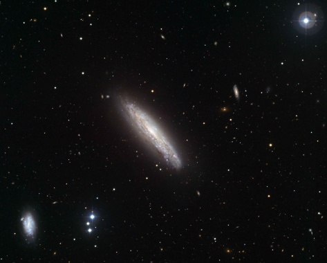 슈퍼윈드 은하로 불리는 NGC 4666 은하