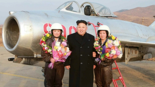 김정은과 구닥다리 전투기 MIG-15
